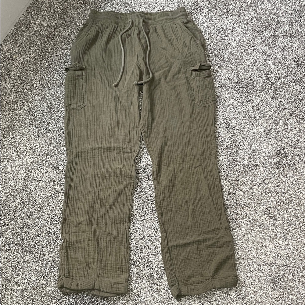 Olive Green Women’s casual cargo pants size S long